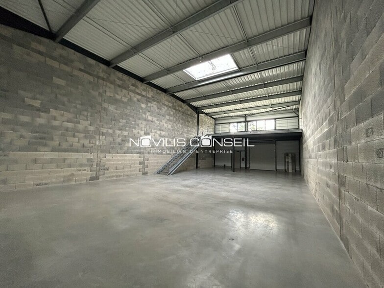 Local d'activités dans Montauban à vendre - Photo de l’immeuble – Image 3 sur 13