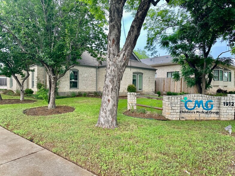 1912 W 35th St, Austin, TX à louer - Photo de l’immeuble – Image 3 sur 22