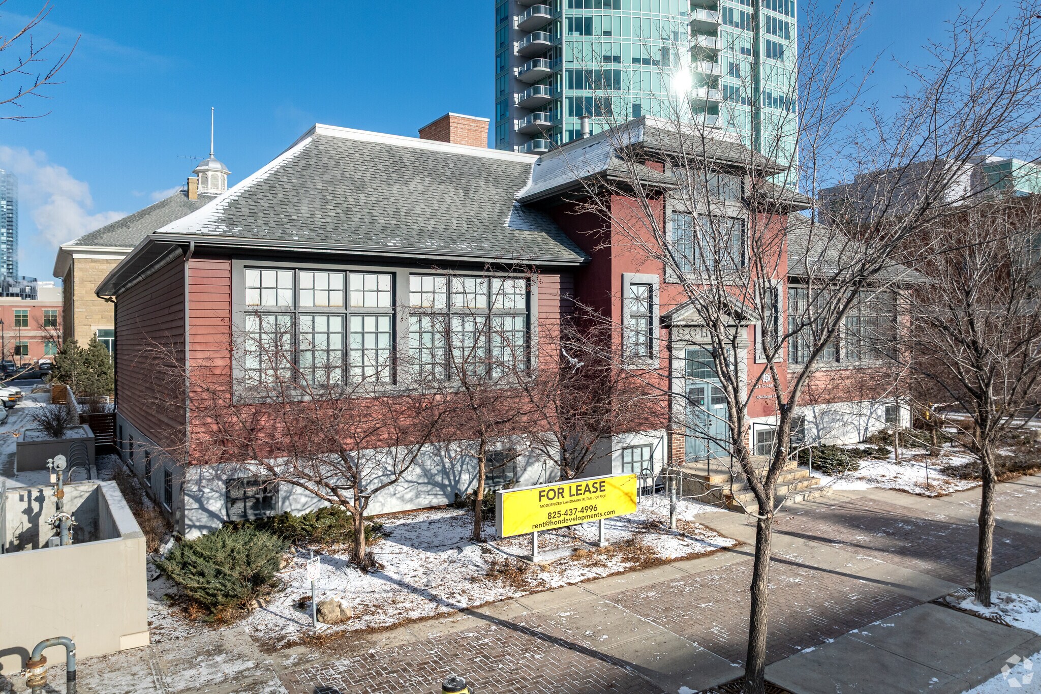 456 12th Ave SE, Calgary, AB à louer Photo de l’immeuble– Image 1 sur 7