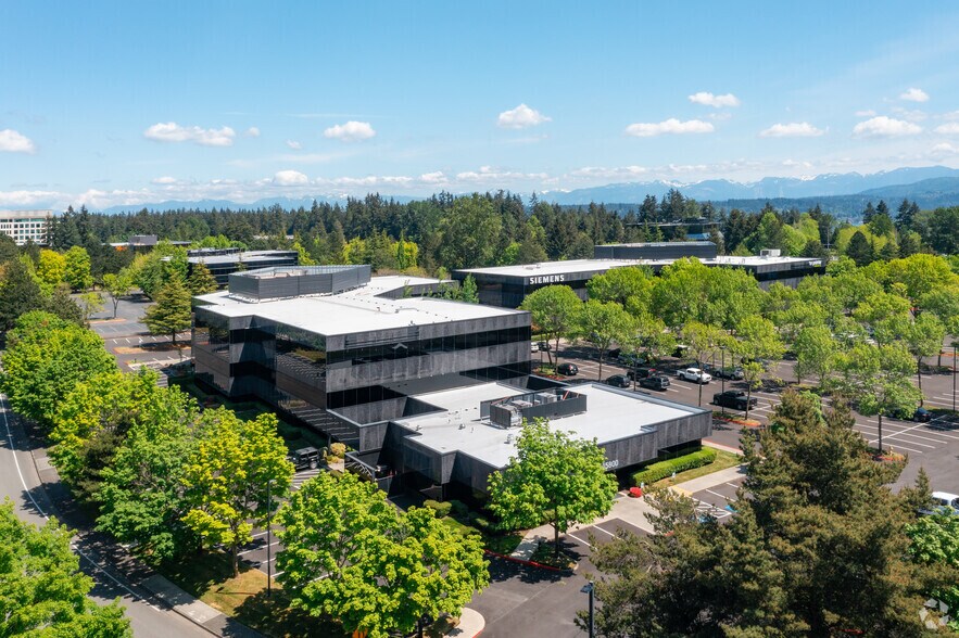 15800 SE Eastgate Way, Bellevue, WA à louer - Photo de l’immeuble – Image 2 sur 7