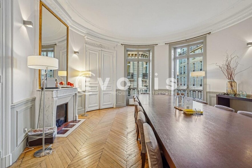 66 Rue De Monceau, Paris à vendre - Photo de l’immeuble – Image 3 sur 15