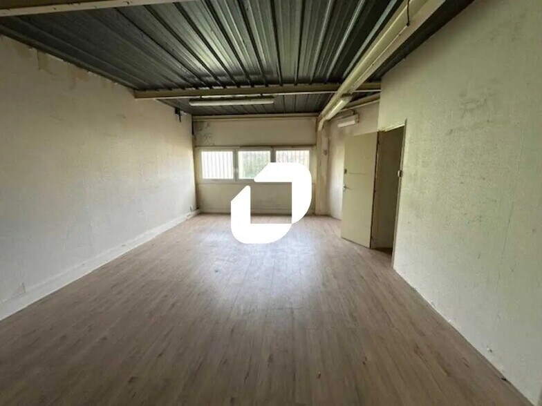 Local d’activités dans Eaubonne à louer - Photo intérieure – Image 3 sur 11