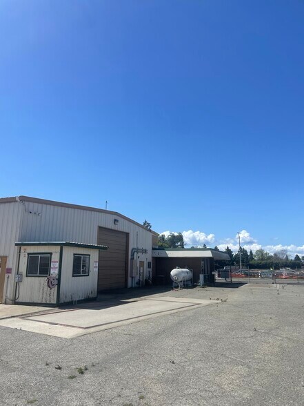 1850 N 1st St, Dixon, CA à vendre - Photo de l’immeuble – Image 3 sur 4