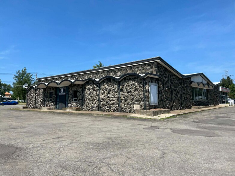 296 Lake Shore Dr, Dunkirk, NY à vendre - Photo de l’immeuble – Image 2 sur 20