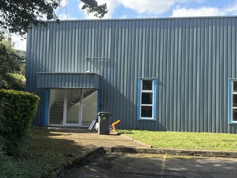 Bureau dans La Talaudière à louer - Photo de l’immeuble – Image 2 sur 5