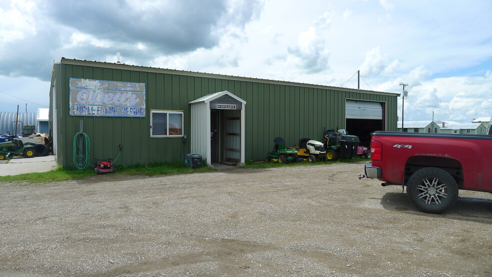 204 Stratosphere Dr, Lewistown, MT à vendre - Photo principale – Image 1 sur 25