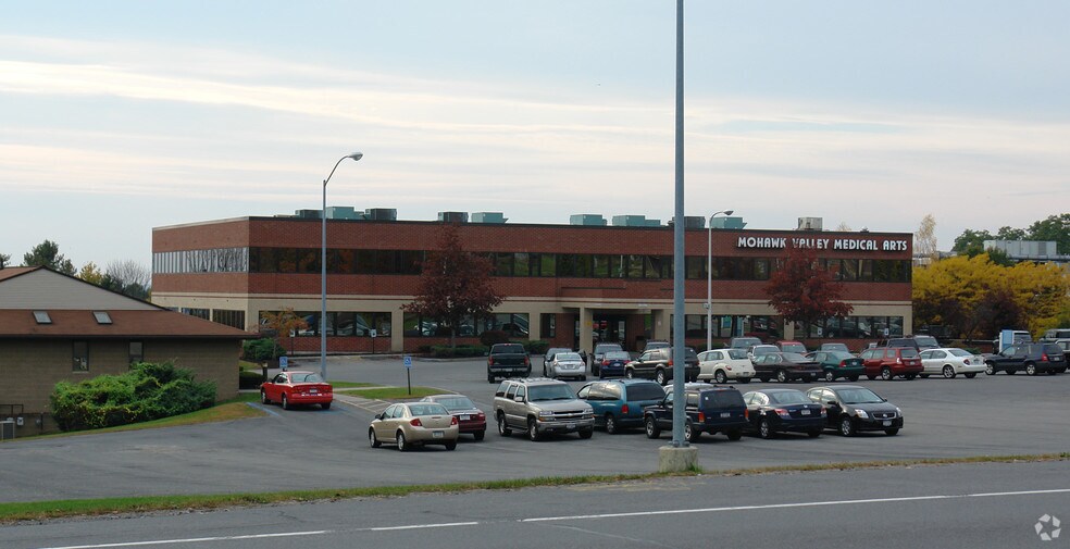5010 Rt-30, Amsterdam, NY à louer - Photo principale – Image 1 sur 12