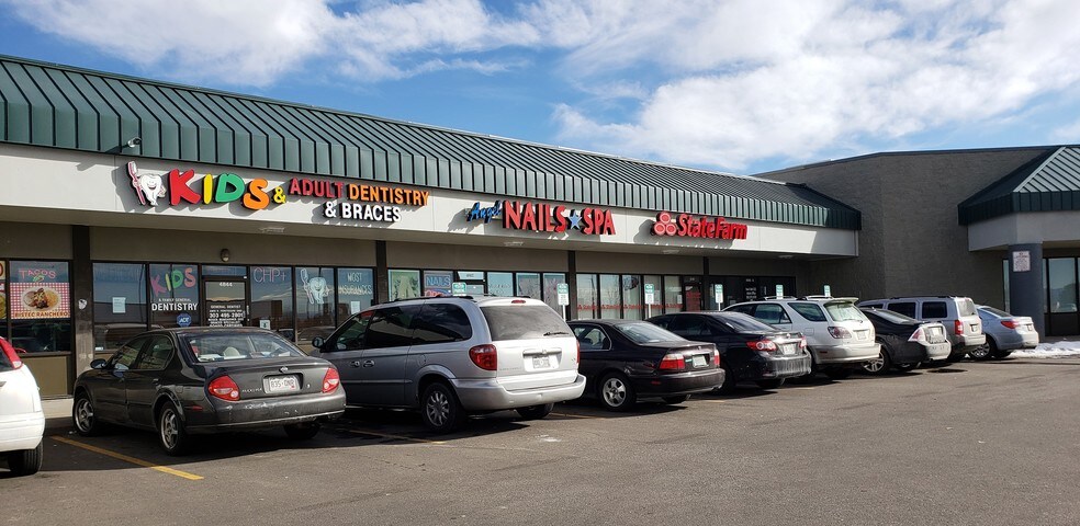 4840-4896 Chambers Rd, Denver, CO à louer - Photo de l’immeuble – Image 2 sur 4