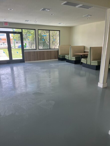 7810 Bellfort Rd, Houston, TX à vendre - Photo de l’immeuble – Image 3 sur 10