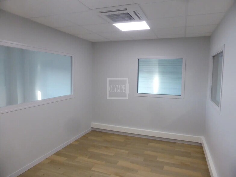 Local d’activités dans Carquefou à louer - Photo de l’immeuble – Image 3 sur 4