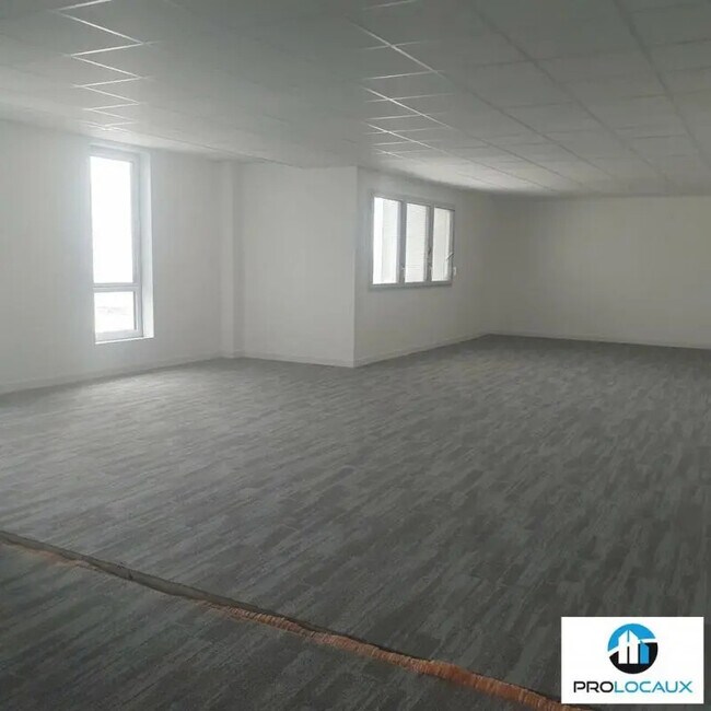 Plus de détails pour Bureau à vendre