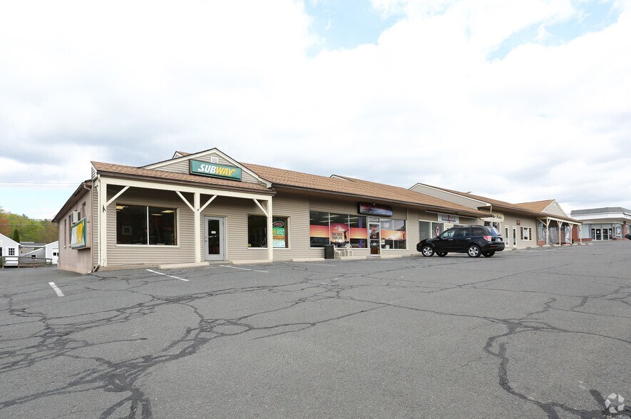 535 College Hwy, Southwick, MA à louer - Photo de l’immeuble – Image 1 sur 7
