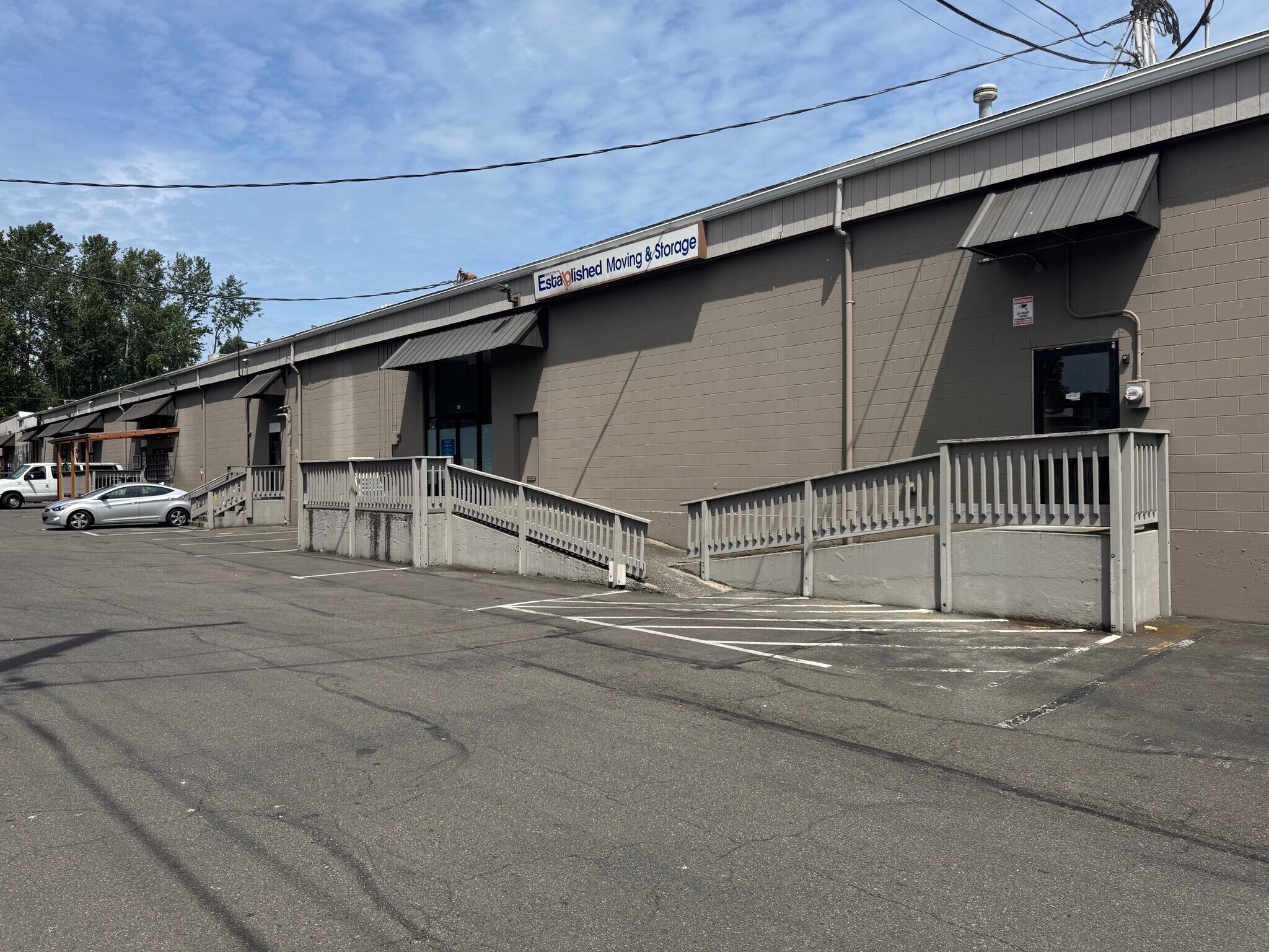 607 SE Everett Mall Way, Everett, WA à louer Photo de l’immeuble– Image 1 sur 17