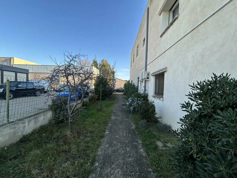Industriel/Logistique dans Velaux à louer - Photo de l’immeuble – Image 2 sur 7