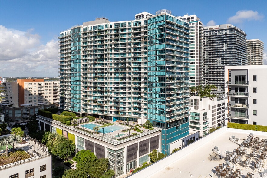 125 NE 32nd St, Miami, FL à louer - Photo principale – Image 1 sur 38
