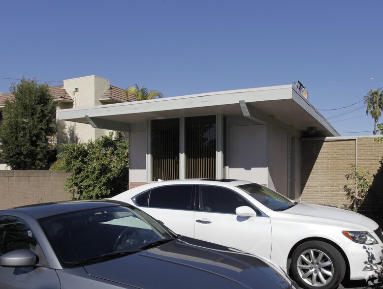 5641 Lincoln Ave, Cypress, CA à vendre - Photo de l’immeuble – Image 2 sur 4