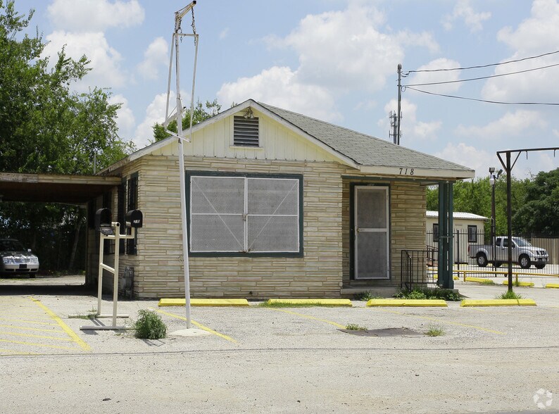 718 Bynum St, San Antonio, TX à louer - Photo de l’immeuble – Image 2 sur 2