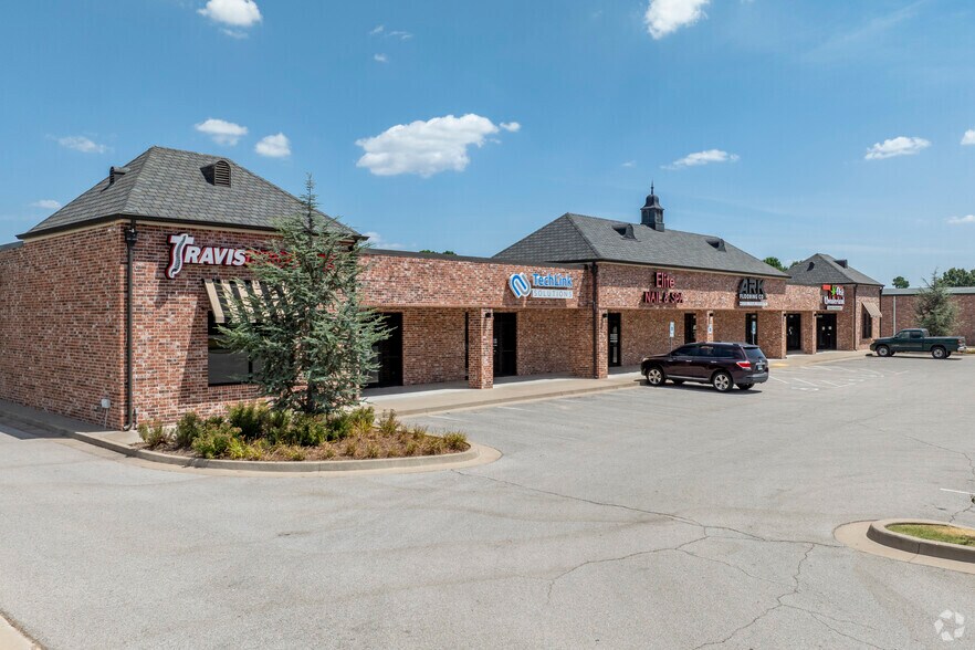 10133-10149 Riverside Pky, Tulsa, OK à louer - Photo principale – Image 1 sur 6
