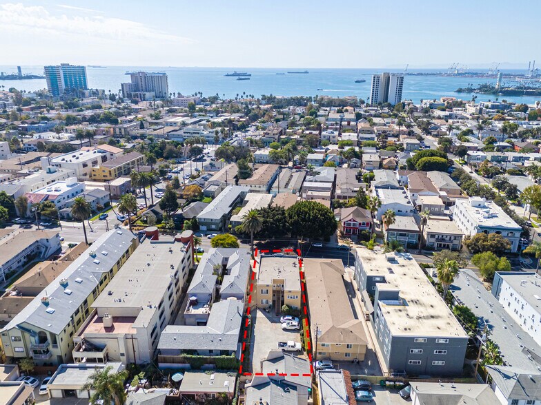 1421 E 3rd St, Long Beach, CA à vendre - Photo de l’immeuble – Image 3 sur 10