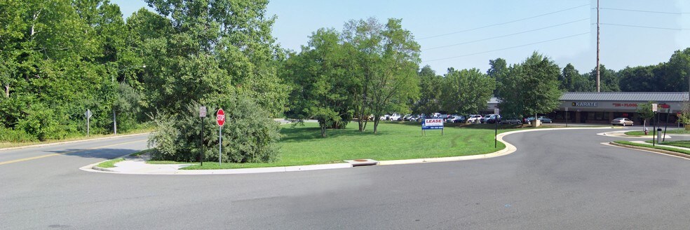 9576 Burke Rd, Burke, VA à vendre - Photo principale – Image 2 sur 3