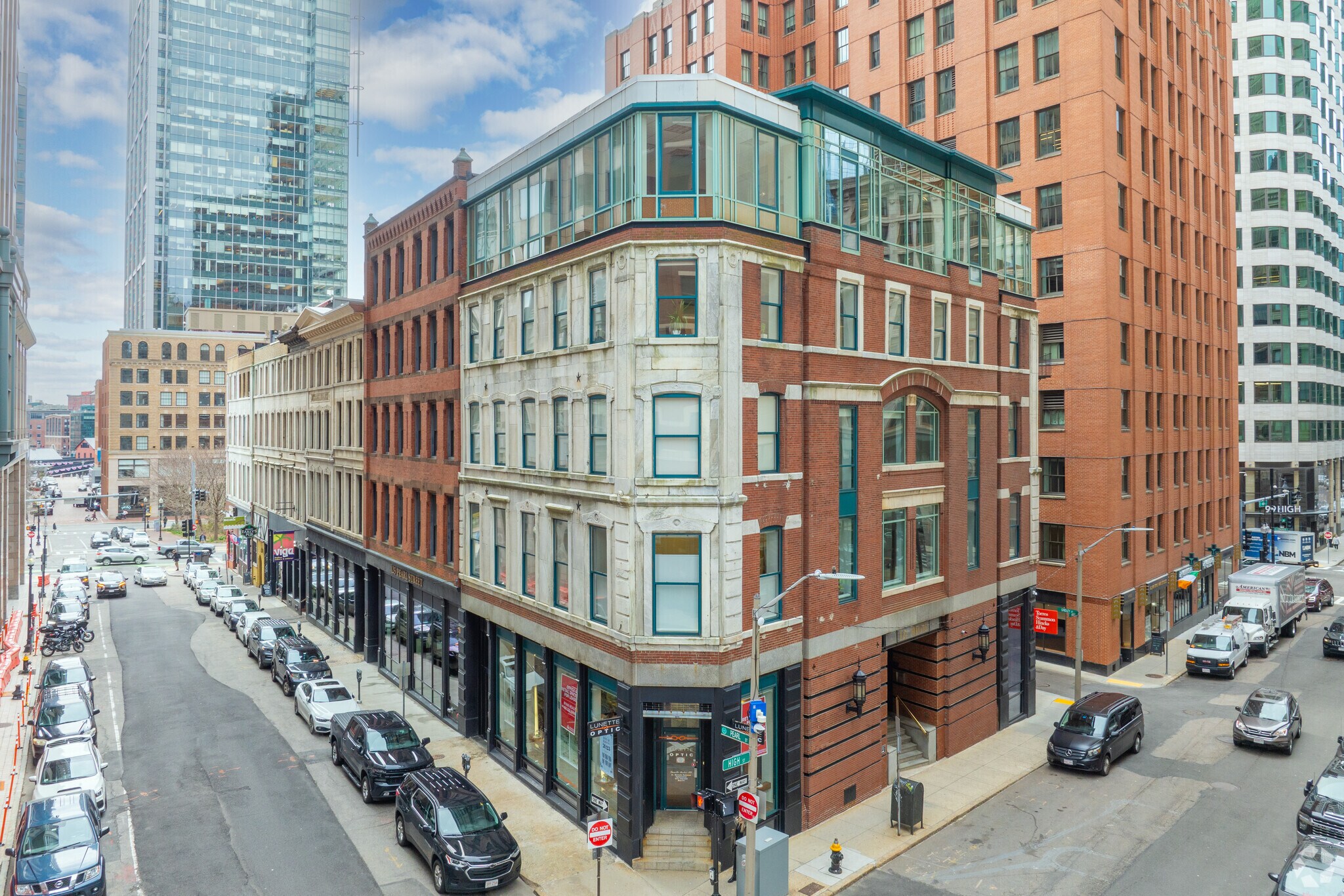 121 High St, Boston, MA à louer Photo de l’immeuble– Image 1 sur 12
