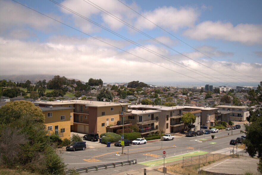 516 Richmond Dr, Millbrae, CA à vendre - Photo de l’immeuble – Image 2 sur 7