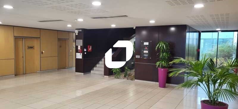 Bureau dans Mérignac à louer - Photo de l’immeuble – Image 2 sur 39