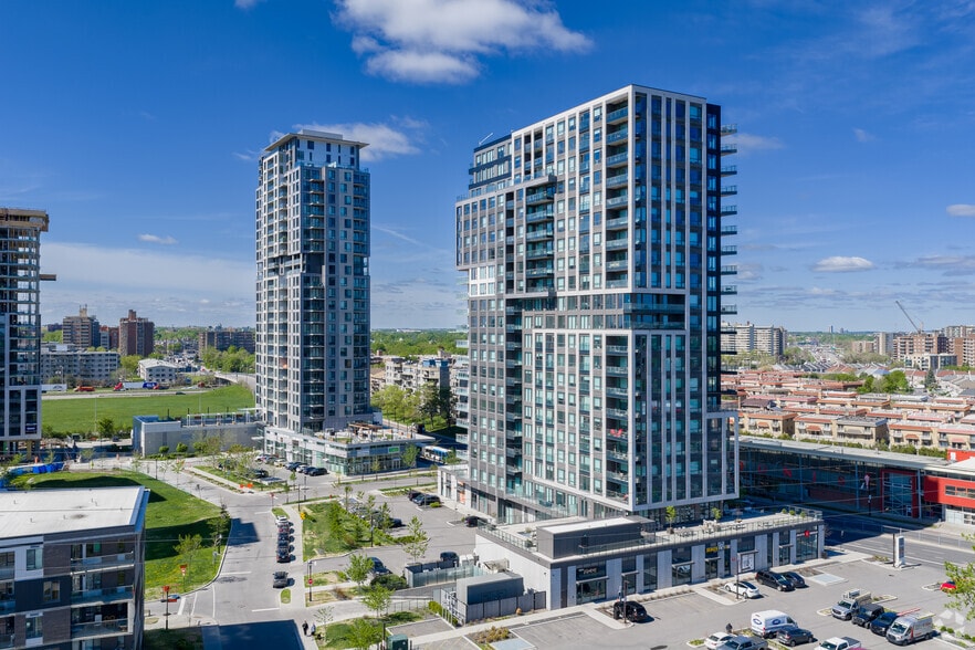 2100-2220 Sauvé Rue O, Mont-Royal, QC à louer - Photo principale – Image 2 sur 8
