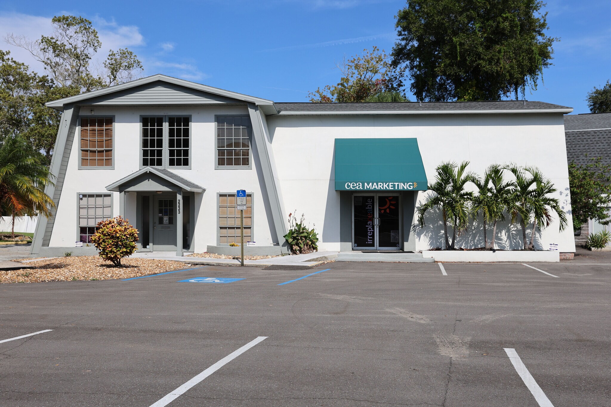 2233 Nursery Rd, Clearwater, FL à louer Photo principale– Image 1 sur 26