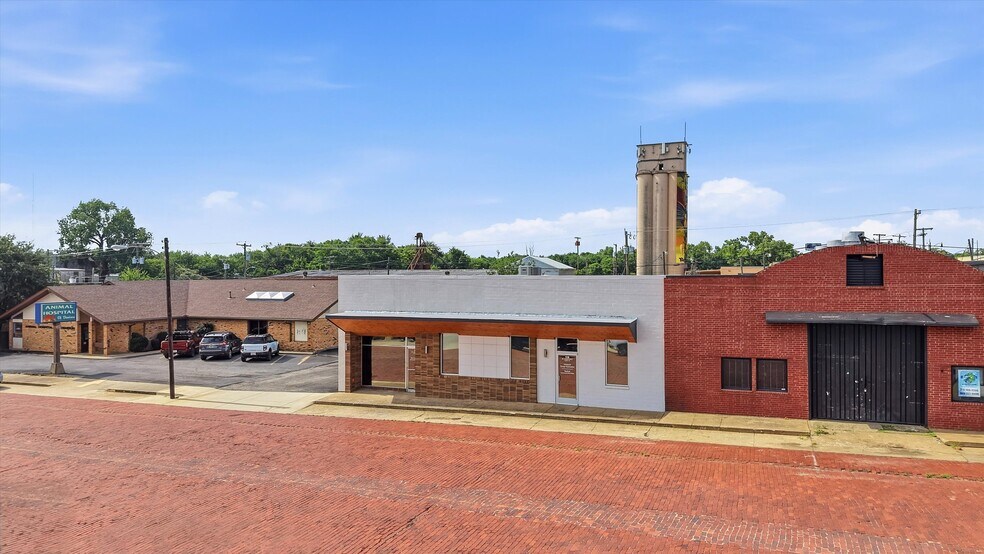 118 W Chestnut St, Denison, TX à vendre - Photo de l’immeuble – Image 3 sur 41