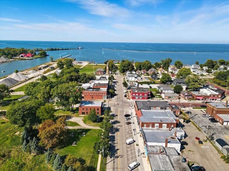 316 High St, Fairport Harbor, OH à vendre - Photo de l’immeuble – Image 3 sur 13