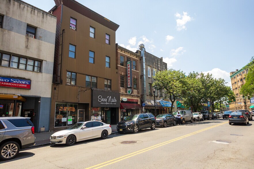 1160-1162 E. Jersey Street Elizabeth, NJ portefeuille de 2 biens à vendre sur LoopNet.fr - Photo de l’immeuble – Image 3 sur 26