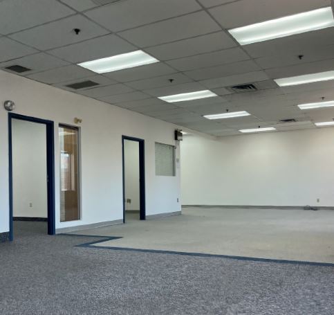 1300 St De Louvain O, Montréal, QC à louer Photo principale– Image 1 sur 6