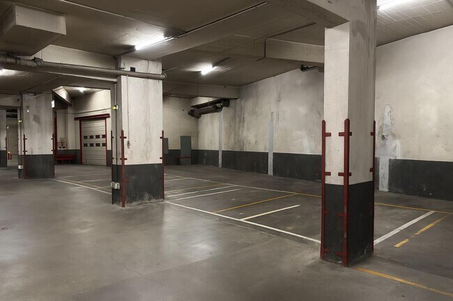 Plus de détails pour Local d'activités à louer
