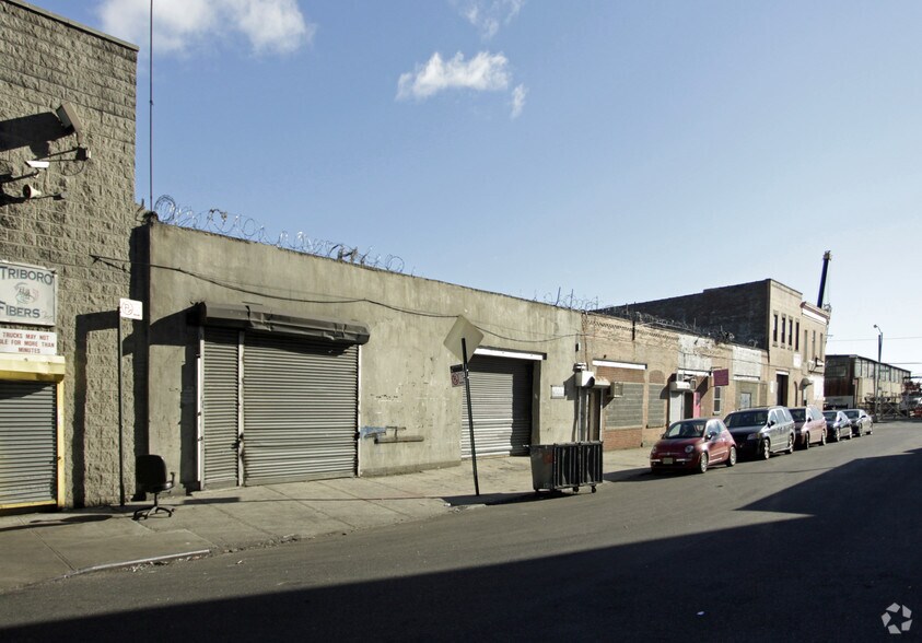 901-909 E 135th St, Bronx, NY à louer - Photo de l’immeuble – Image 2 sur 3