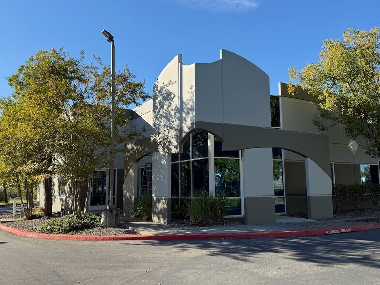 1140 Suncast Ln, El Dorado Hills, CA à vendre - Photo de l’immeuble – Image 2 sur 13