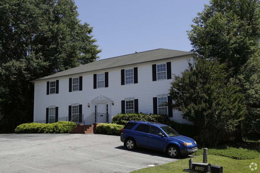 1326 Haywood Rd, Greenville, SC à louer - Photo de l’immeuble – Image 3 sur 3