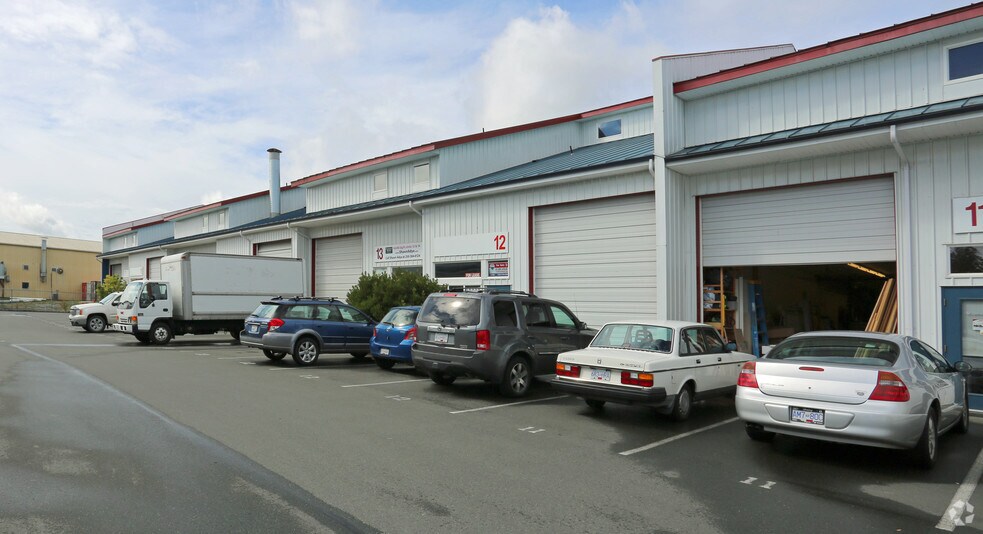 2075 W Henry Ave, Sidney, BC à louer - Photo de l’immeuble – Image 3 sur 6