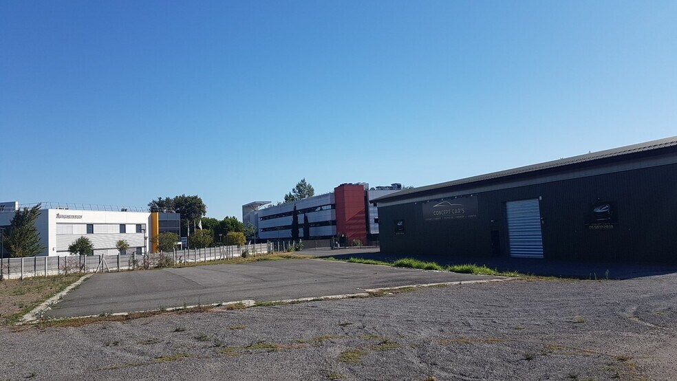 30 Rue De L'Hermite, Bruges à louer - Photo de l’immeuble – Image 2 sur 8