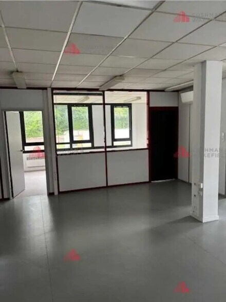 Bureau dans École-Valentin à louer - Photo intérieure – Image 3 sur 7