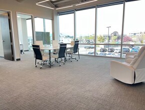 2100 W Pleasant Grove Blvd, Pleasant Grove, UT à louer Photo intérieure– Image 1 sur 3