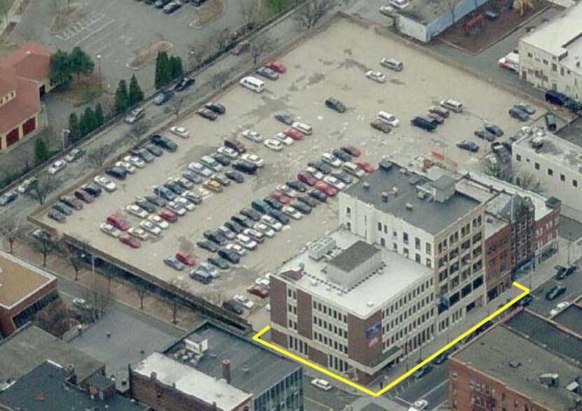 302 High St, Holyoke, MA à vendre - Photo de l’immeuble – Image 2 sur 18