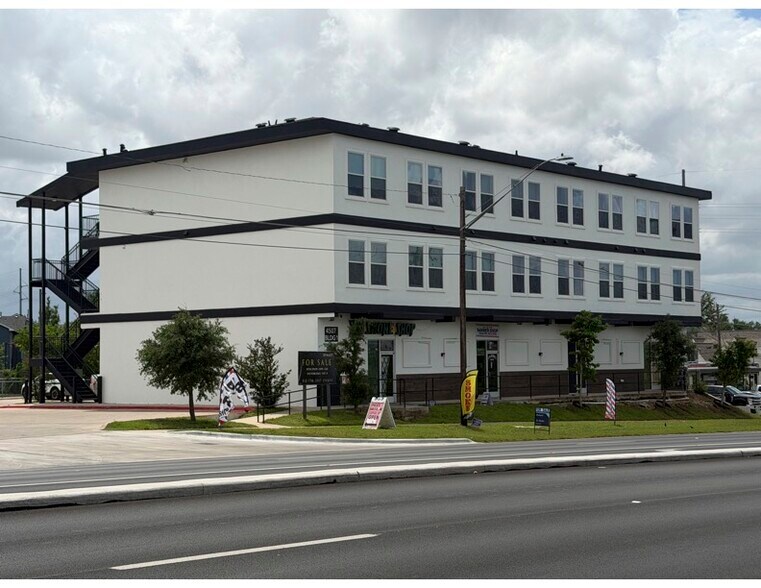 4507 E Martin Luther King Jr Blvd, Austin, TX à vendre - Photo de l’immeuble – Image 2 sur 12