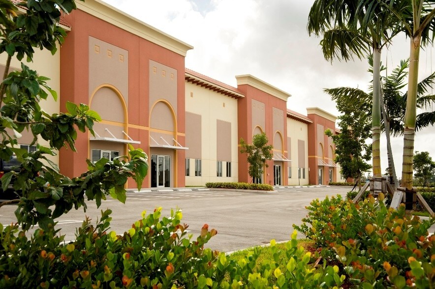 2020 NW 129th Ave, Miami, FL à louer - Photo de l’immeuble – Image 3 sur 80