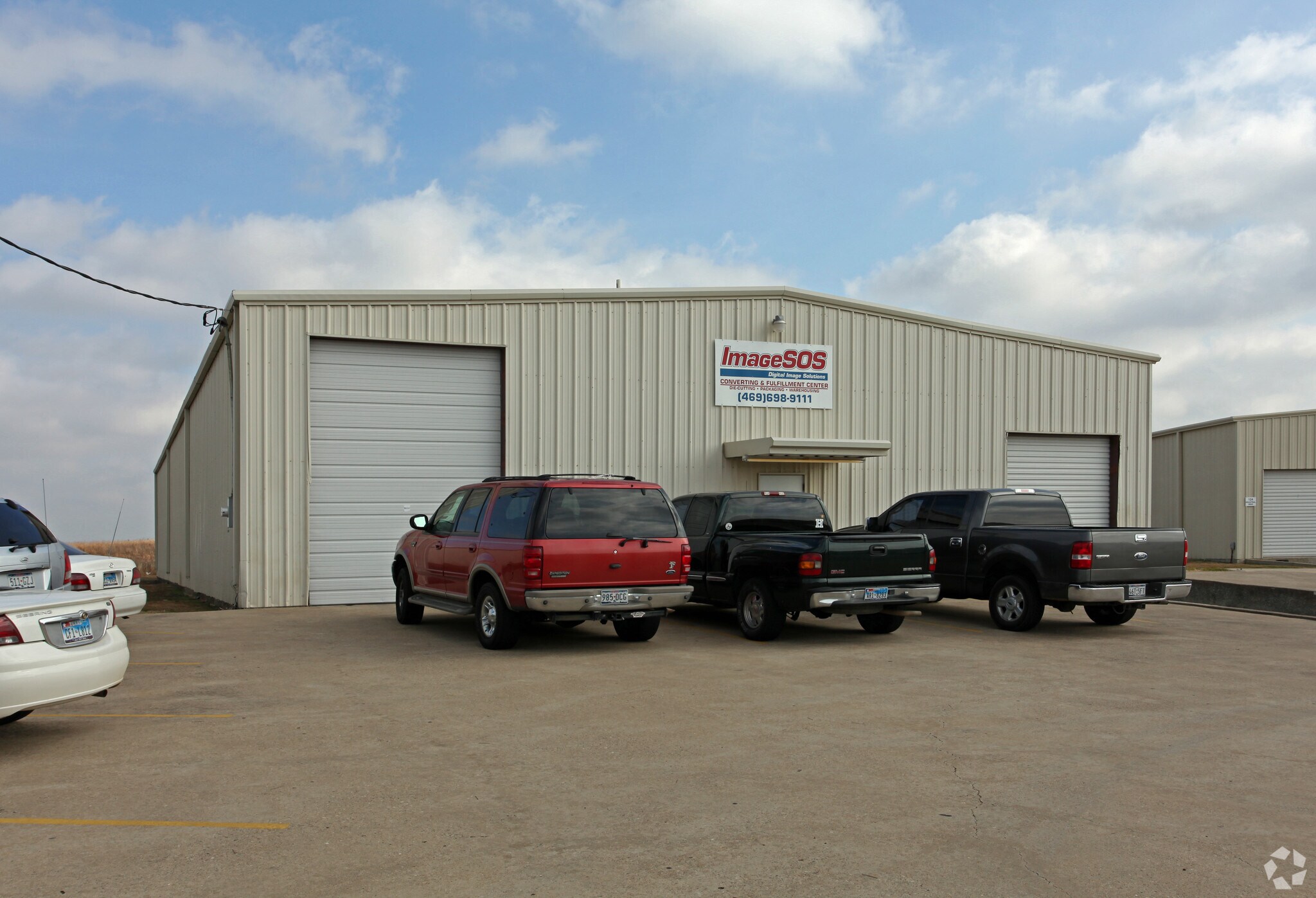 200 Industrial Dr, Forney, TX à louer Photo principale– Image 1 sur 4