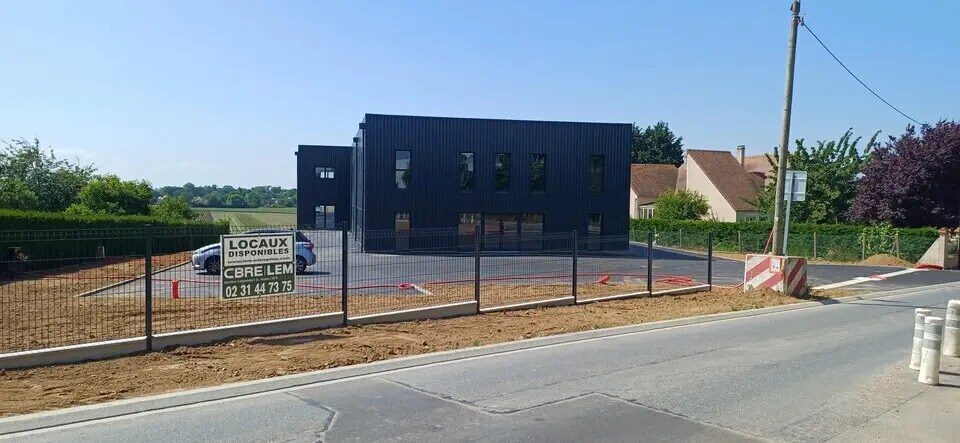 Bureau dans Rots à louer - Photo de l’immeuble – Image 1 sur 3