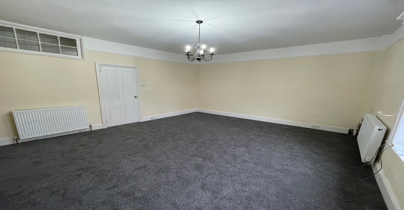 21-23 High St, Wetherby, WYK LS22 6LR - Lot 21 - - Photo intérieure - Image 2 of 6