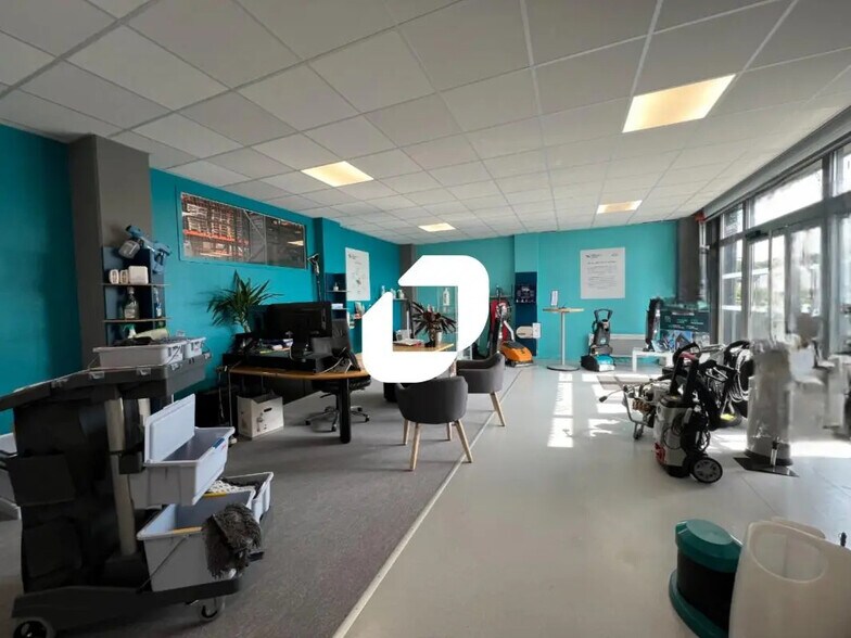 Local commercial dans Lesquin à louer - Photo de l’immeuble – Image 2 sur 14