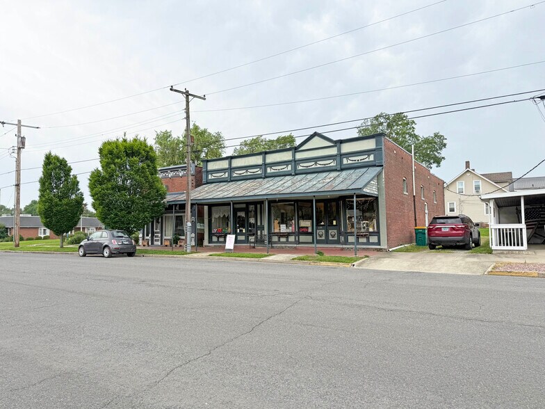 609 N Hanover St, Okawville, IL à vendre - Photo de l’immeuble – Image 2 sur 16