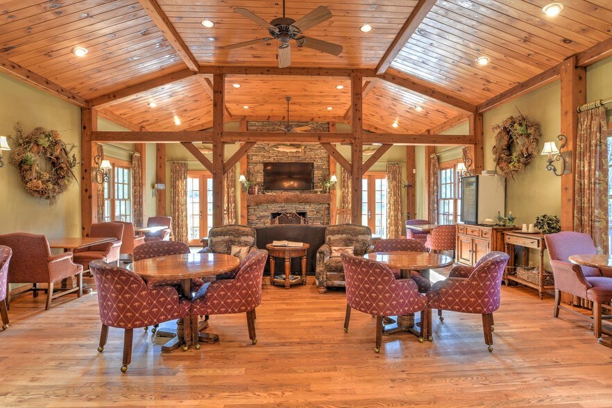 7876 Valley Blvd, Blowing Rock, NC à vendre - Photo intérieure – Image 3 sur 11